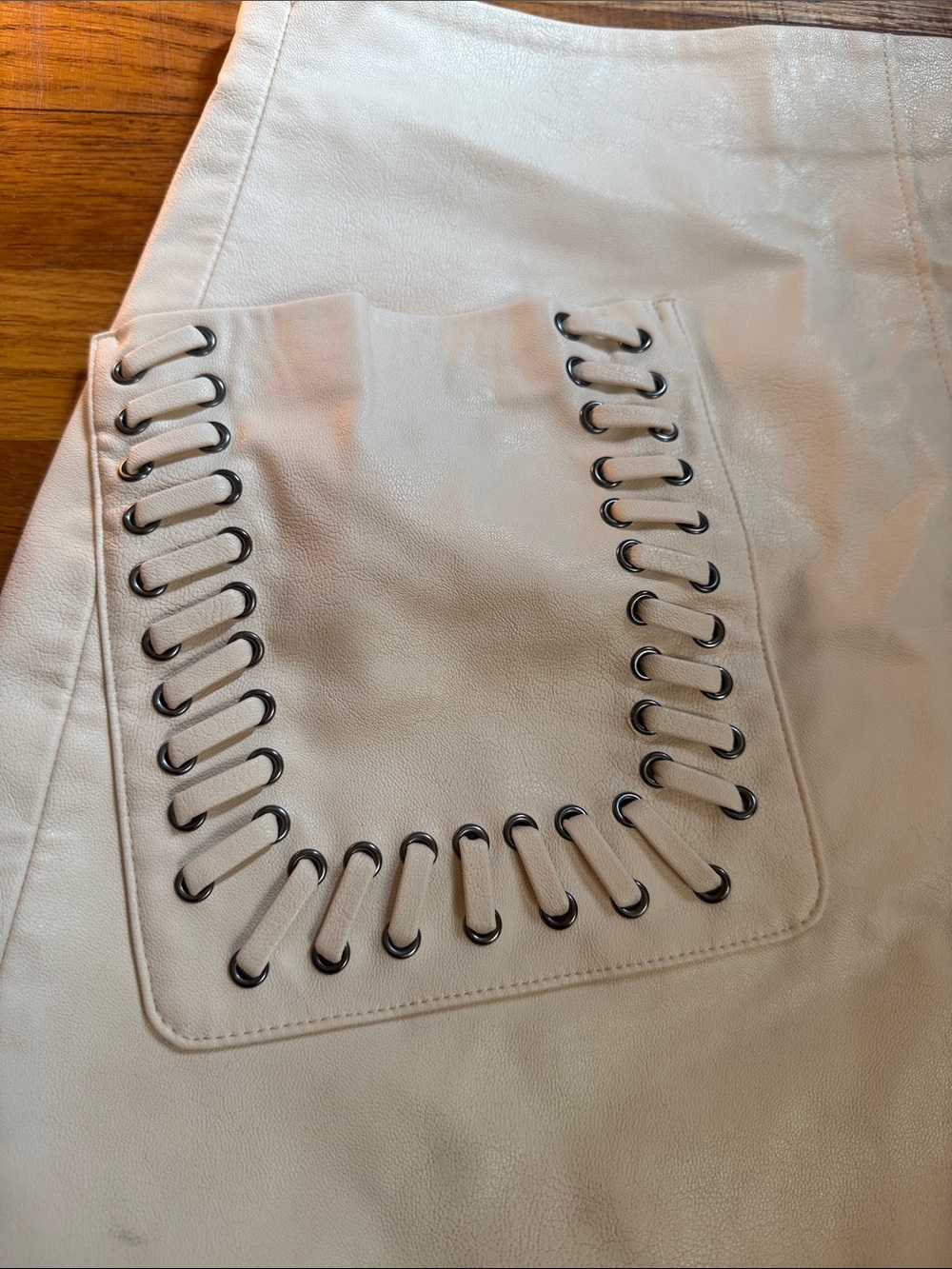 H&M Cream Leather Mini Skirt with Lace-Up Pocket Detail - Picture 3 of 4